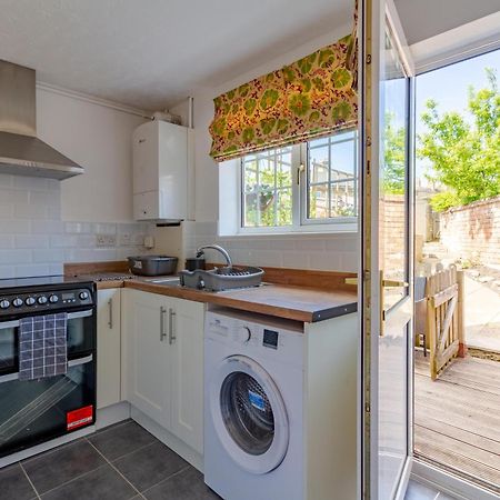 Family Friendly Cottage With Bunk Beds And Courtyard Malmesbury Exterior photo