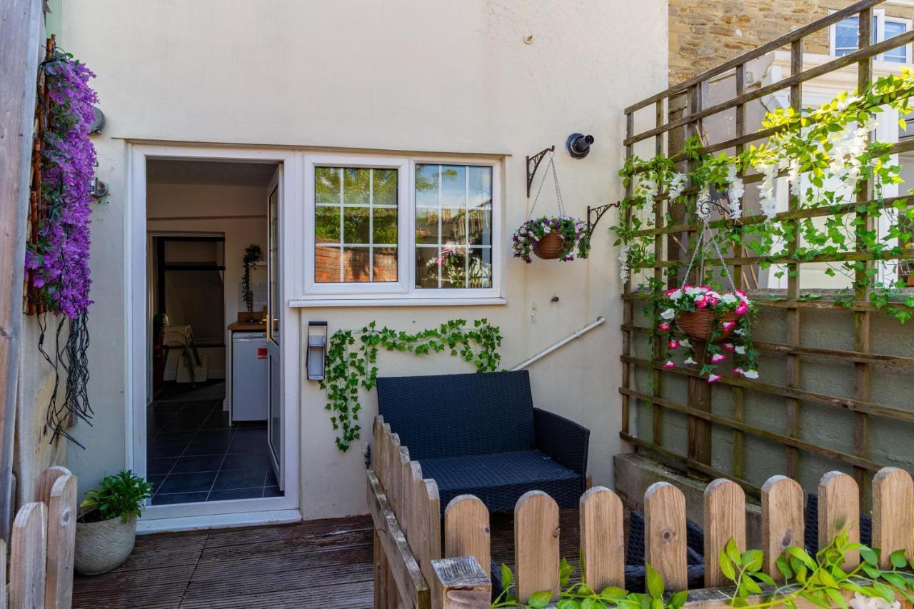 Family Friendly Cottage With Bunk Beds And Courtyard Malmesbury Exterior photo